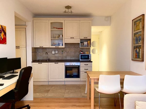 Lugano, centro, , Luminoso Attico con Terrazza, Balcone, Cantina, Posto Auto coperto. 10