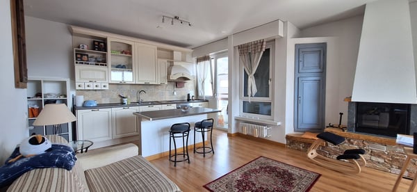 Lugano, centro, , Luminoso Attico con Terrazza, Balcone, Cantina, Posto Auto coperto. 5