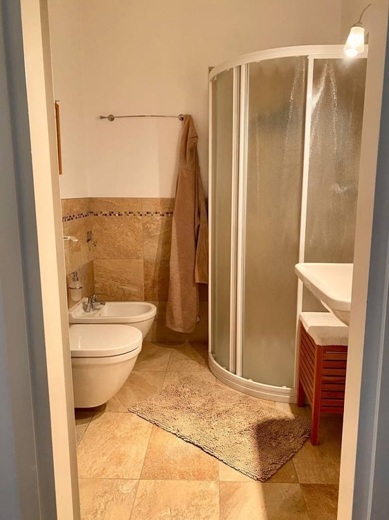 Lugano, centro, , Luminoso Attico con Terrazza, Balcone, Cantina, Posto Auto coperto. 15