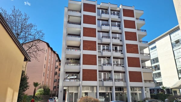 Lugano, centro, , Luminoso Attico con Terrazza, Balcone, Cantina, Posto Auto coperto. 2