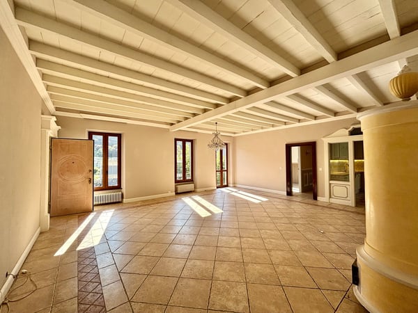 Edificio misto residenziale/commerciale in zona strategica 1