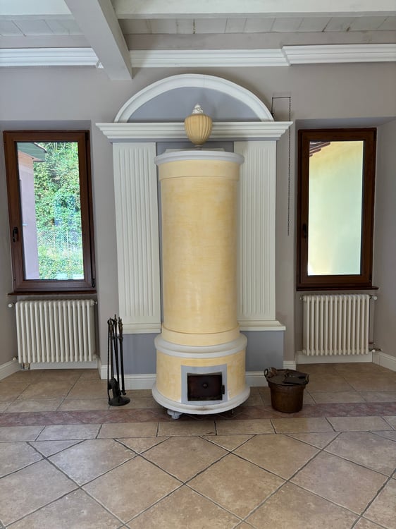 Edificio misto residenziale/commerciale in zona strategica 5