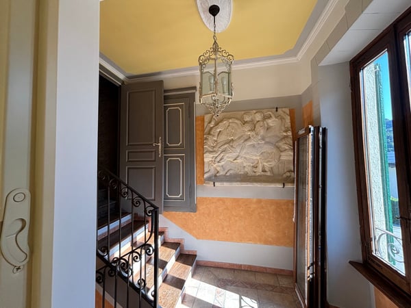 Edificio misto residenziale/commerciale in zona strategica 3