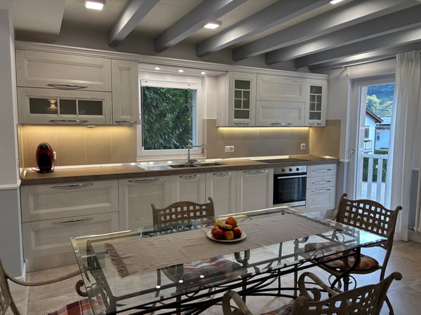 Ferienhaus in Der Nähe von Figino/Lugano / Graziosa casa con terrazzo, doppio box auto + posteggio 1