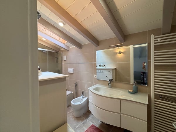 Ferienhaus in Der Nähe von Figino/Lugano / Graziosa casa con terrazzo, doppio box auto + posteggio 6