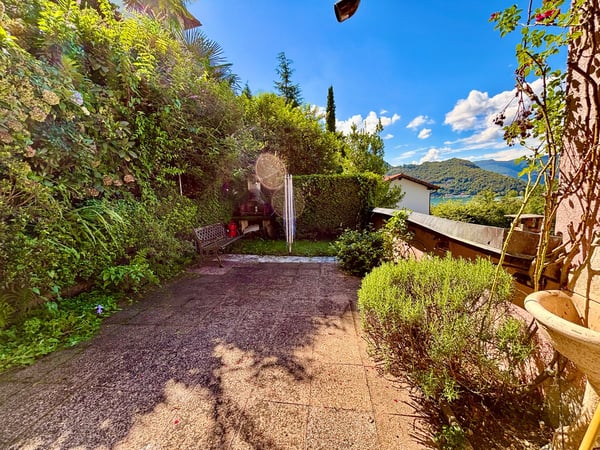 Casa unifamiliare con vista panoramica a Figino + 2 lotti terreno 1