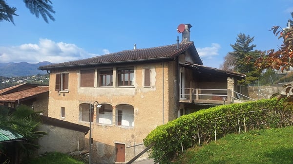 Ampia Casa di Nucleo, Vista aperta, con Terrazza, Posti auto, Giardino privato 1