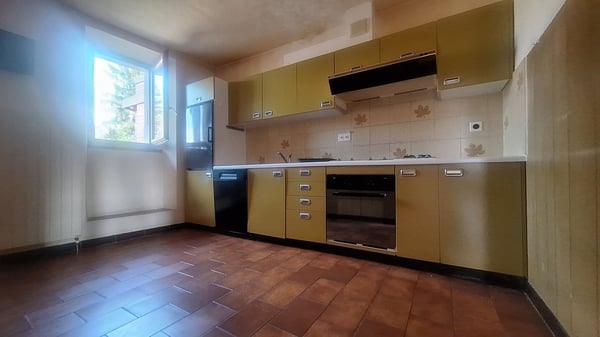 Ampia Casa di Nucleo, Vista aperta, con Terrazza, Posti auto, Giardino privato 13