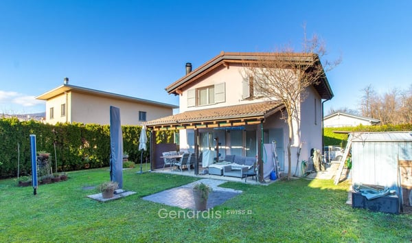 Soleggiata, Tranquillità,   Confortevole  Casa Indipendente con portico,  giardino privato 1