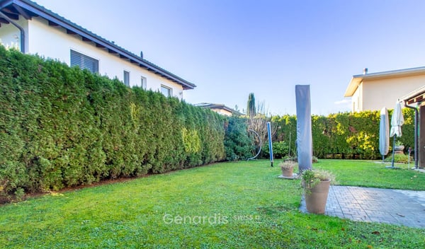 Soleggiata, Tranquillità,   Confortevole  Casa Indipendente con portico,  giardino privato 3