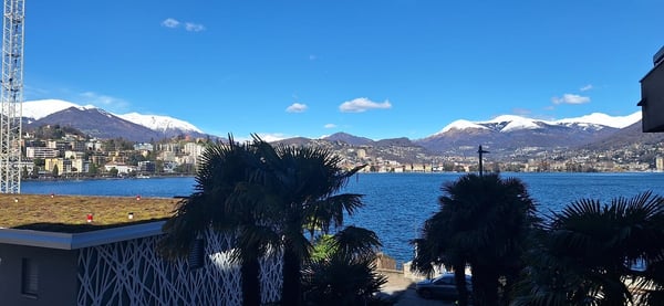 Fronte Lago,,   Spazioso Appartamento loc 1.5, due bagni,  con Terrazza, cantina. 1