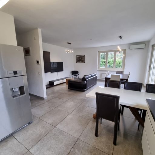 Breganzona , Soleggiata   Ampia Casa Indipendente con tre appartamenti , Giardino  privato 10