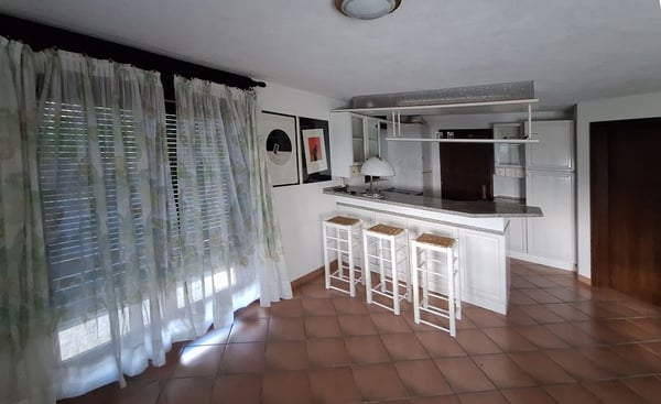 Soleggiata,  Tranquillità,  Spaziosa Villa  indipendente con giardino, piscina 14