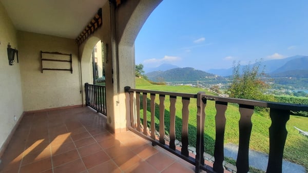 Vista lago,  Spazioso appartamento di 1.5 locali con Terrazza,  piscina ad Agno 7