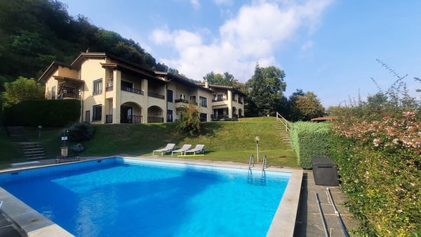 Vista lago,  Spazioso appartamento di 1.5 locali con Terrazza,  piscina ad Agno 4