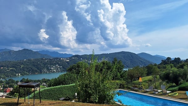 Vista lago,  Spazioso appartamento di 1.5 locali con Terrazza,  piscina ad Agno 2