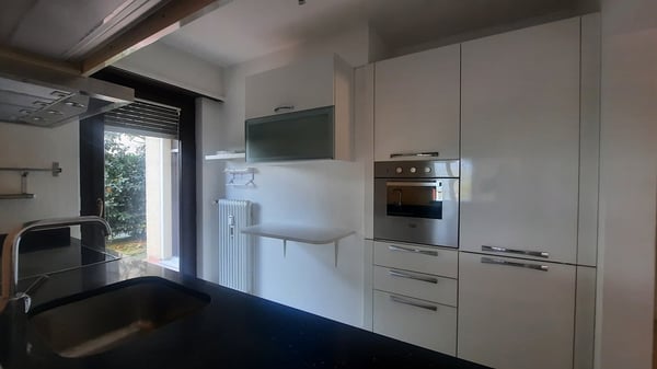 Vista lago,  Spazioso appartamento di 1.5 locali con Terrazza,  piscina ad Agno 9