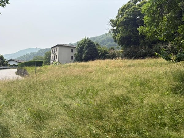 Terreno edificabile Residenziale pianeggiante, in posizione Tranquilla, Soleggiata, 1