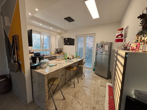 Villa indipendente con 1000 mq di giardino a soli 10 min. dalla Svizzera 5