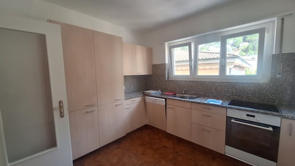 Viganello Centro,  Luminoso Appartamento con ampia terrazza, garage e posto auto 16