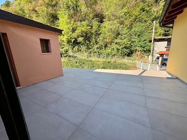 Edificio misto residenziale/commerciale in zona strategica 6