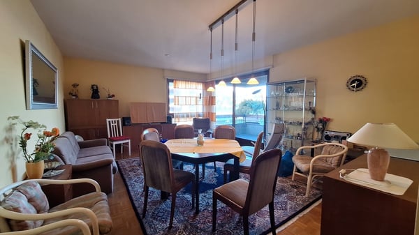 Fronte Lago di Lugano, Spazioso Appartamento loc 3,5, due bagni,  con Terrazza, cantina. 11