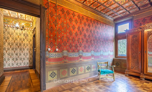 Villa storica di grande fascino, con forte carattere storico e decorativo. 37