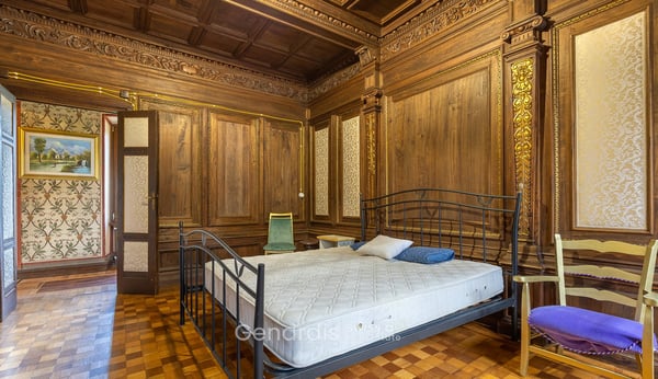 Villa storica di grande fascino, con forte carattere storico e decorativo. 30