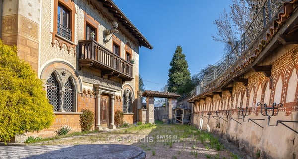 Villa storica di grande fascino, con forte carattere storico e decorativo. 2