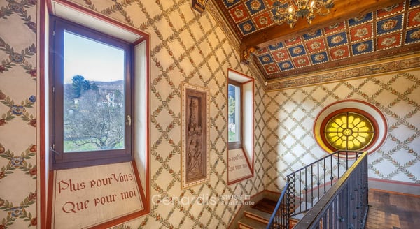 Villa storica di grande fascino, con forte carattere storico e decorativo. 26