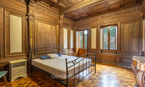 Villa storica di grande fascino, con forte carattere storico e decorativo. 28