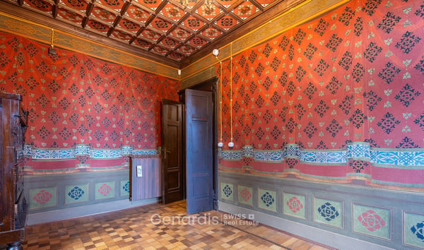 Villa storica di grande fascino, con forte carattere storico e decorativo. 35