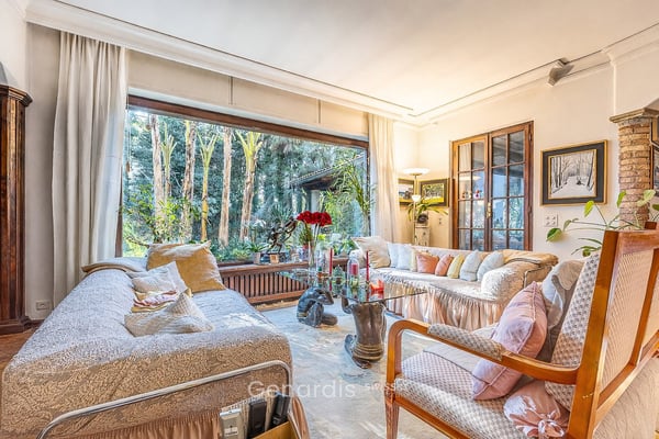 Elegante Villa con Piscina e Vista Panoramica a Collina d'Oro 5
