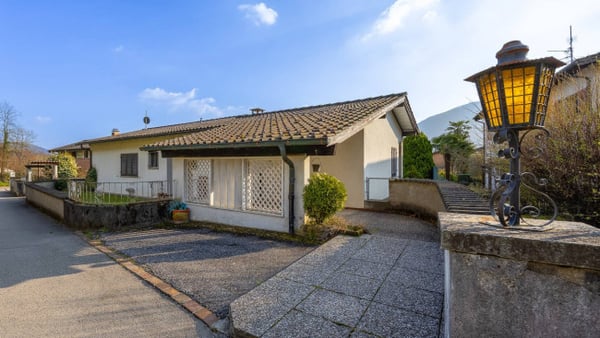 Casa unifamiliare con giardino e piscina / Einfamilienhaus mit Garten und Schwimmbad 1