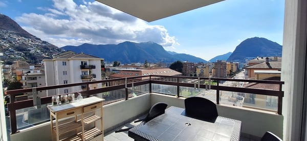 Centro Lugano, Piano Attico con due appartamenti di loc 2,5, Terrazze, Posto Auto coperto. 18