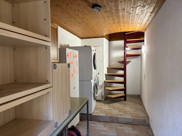 Casa di 3 appartamenti da ristrutturare, giardino con pergola, rustico e bosco 6