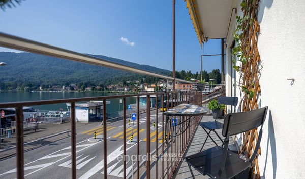 Luminoso appartamento di 4.5 locali con balcone a Ponte Tresa 8