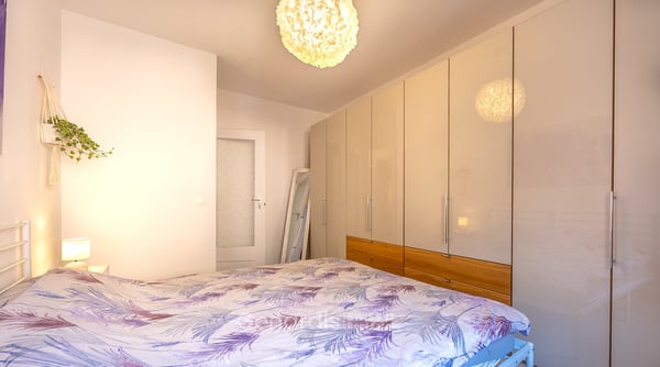 Luminoso appartamento di 4.5 locali con balcone a Ponte Tresa 15