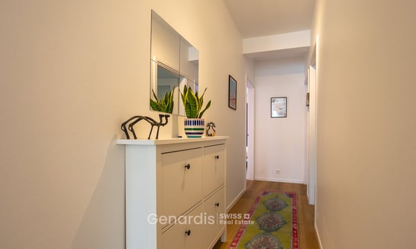 Luminoso appartamento di 4.5 locali con balcone a Ponte Tresa 13
