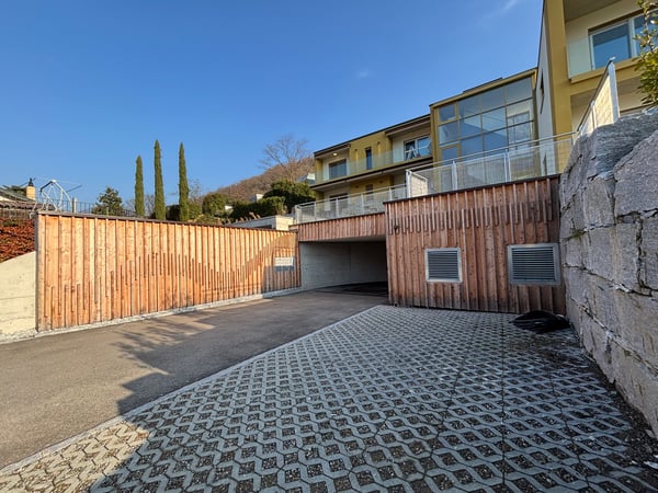 Neues Penthouse in Brusino - Seesicht und Bootsplatz!