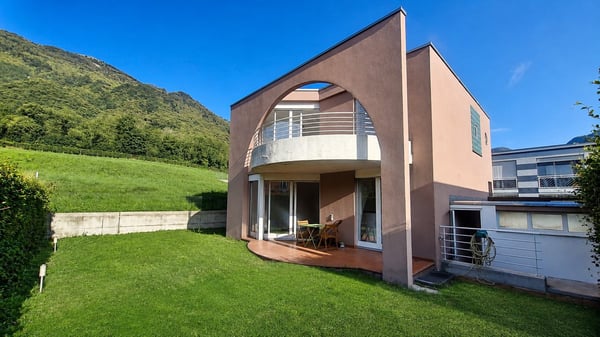 Soleggiata, Confortevole Villetta indipendente con portico, terrazza, giardino 2
