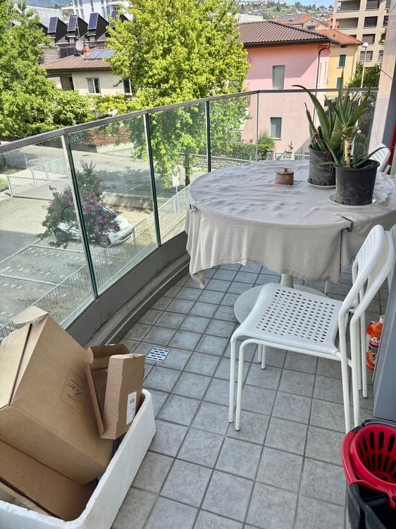 Accogliente appartamento di 3 locali con balcone e vista panoramica a Lugano 8