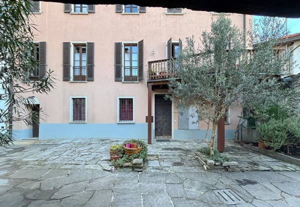 8 appartamenti a reddito! a pochi km da Lugano 5