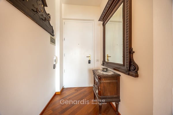Elegante appartamento di 3 Locali con Vista Lago a Campione d'Italia 2
