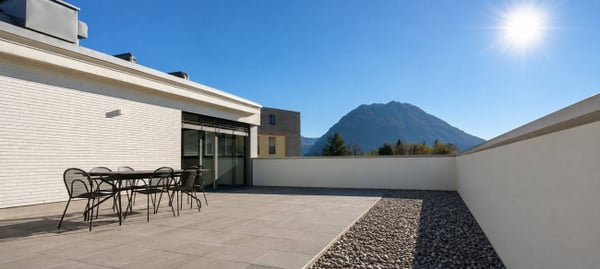 Attico moderno con terrazzo ad uso esclusivo, vista aperta 2