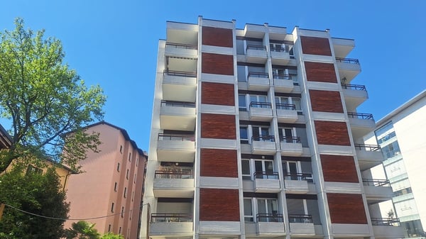 Centro Lugano,   Piano Attico  loc 2,5,  Terrazza, Balcone, Posto Auto coperto.