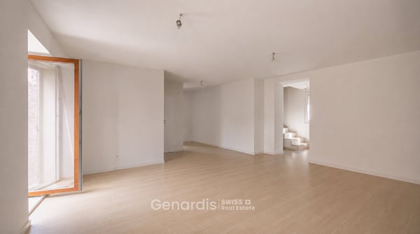 Incantevole Attico di 6.5 Locali a Lema, Ticino 2