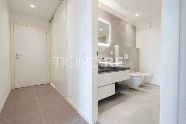 Moderno appartamento di 4.5 locali con ampia terrazza a Lugano-Breganzona 11