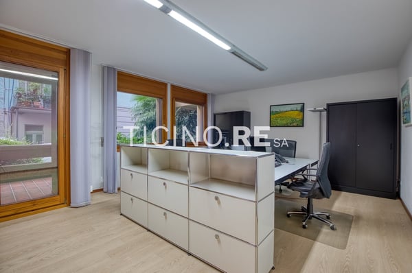Elegante ufficio/appartamento di 4.5 locali con terrazza a due passi dal parco Ciani 9
