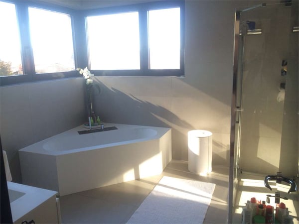 Moderna villa con piscina 8